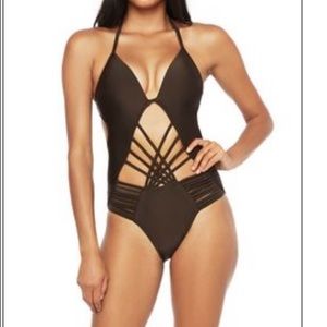 Kenneth Cole Swimsuit 🩱...
